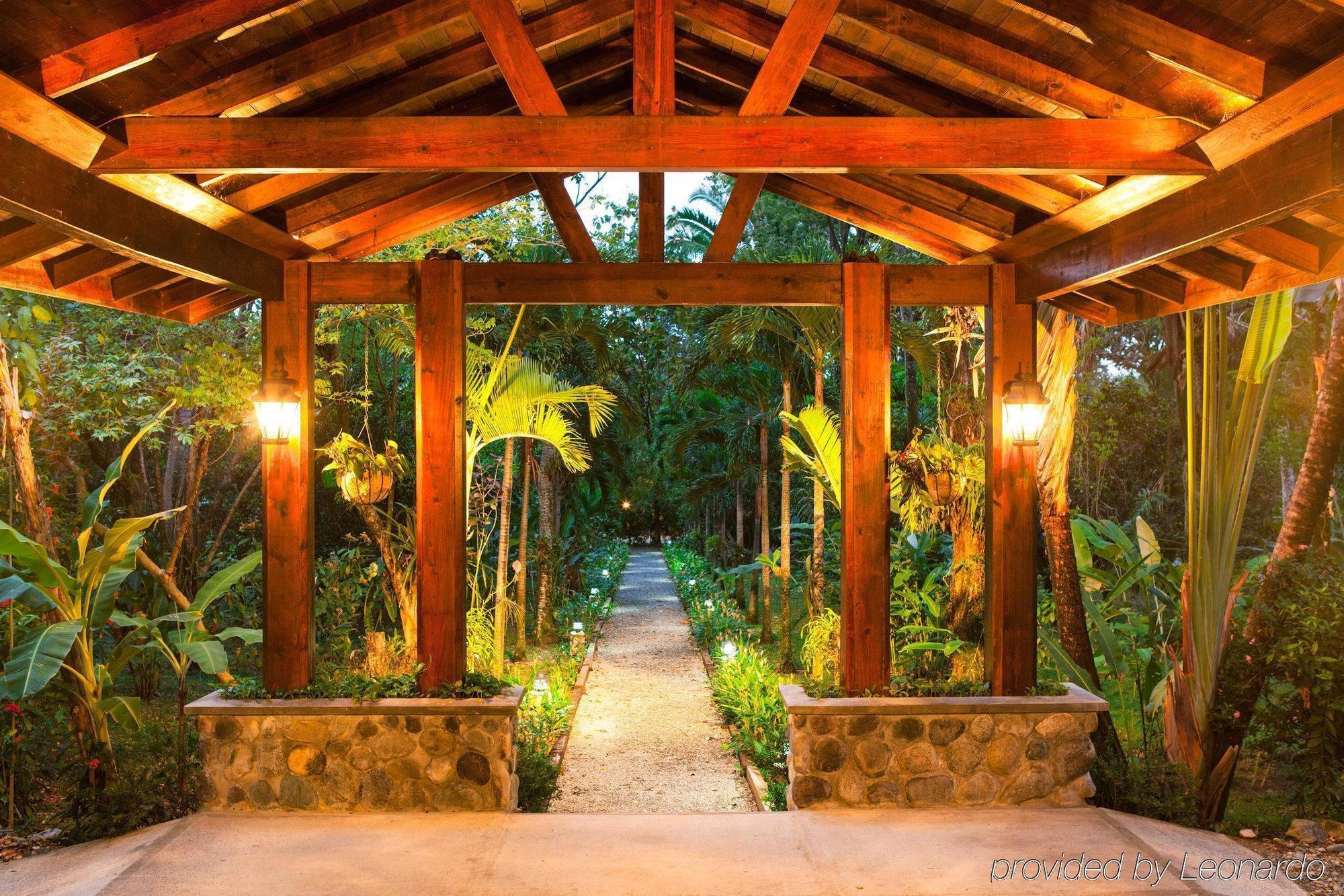 The Lodge & Spa At Pico Bonito El Pino Exterior photo