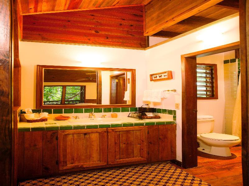 The Lodge & Spa At Pico Bonito El Pino Exterior photo